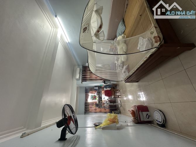 Bán gấp căn nhà 3 tầng dân xây cực chắc chắn mặt đường Lãm Khê, Kiến An, HP , dt 96m2 - 4