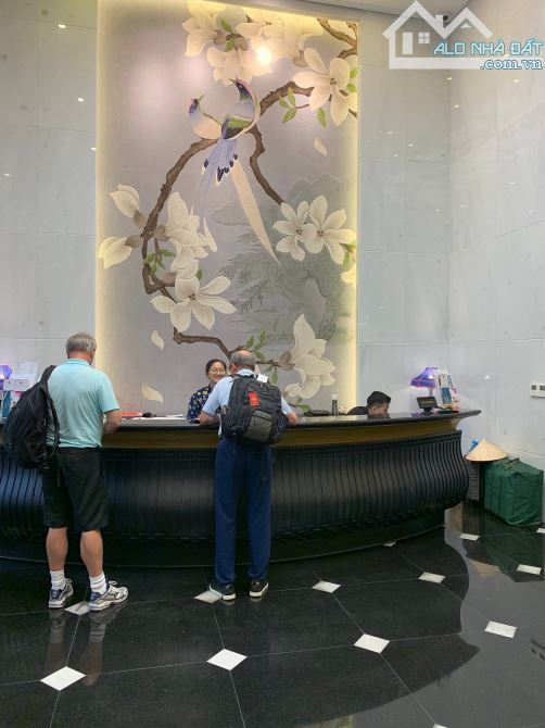 Bán khách sạn mặt phố Hàng Bông, phố Cổ, 4 sao; 355m2, 12 tầng, mặt tiền 9.5m, 320 tỷ