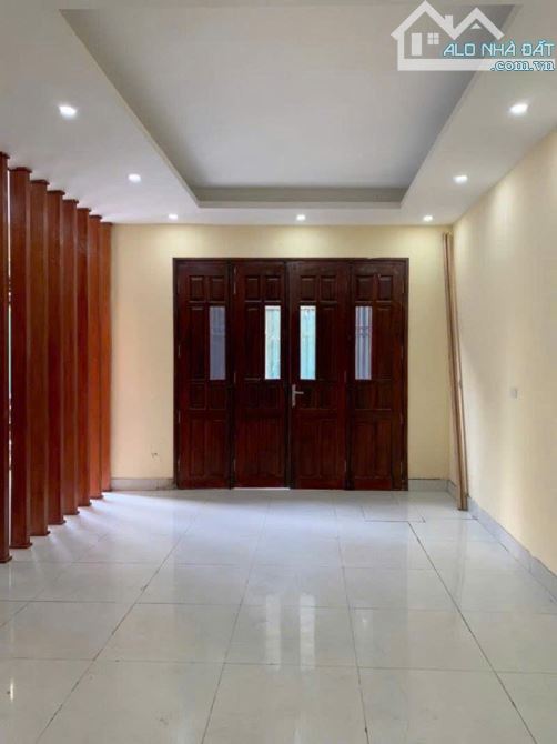 Phố Định Công Hạ- 39m mt 5m 4 tầng ngõ 3 gác  Chỉ 4,2 tỷ - 4