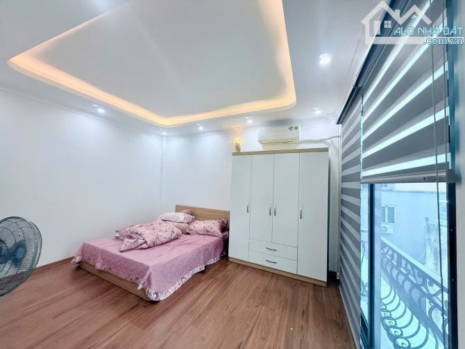 Nhà mới tinh Full nội thất, 5T, dt 35m², ôtô đỗ cách 10m, ra trục chính Yên Bình ôtô tránh - 4