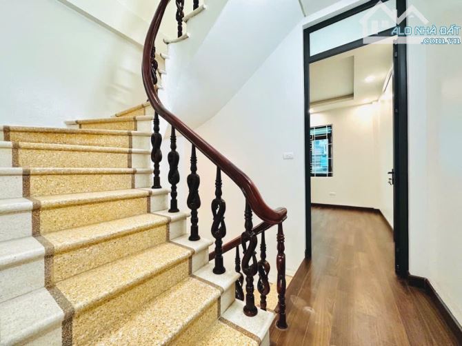 Bán nhà Dịch Vọng Hậu, dân xây, 2 thoáng, ở ngay, 44m2, 9.x tỷ - 4