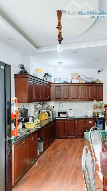 🏡BIỆT THỰ TÔN ĐẢN - Q4 SÁT Q1 – 150M2 CÓ 102 – NGANG GẦN 18M – 9PN – SÂN VƯỜN – NHỈNH 11Đ - 4
