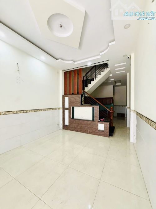 Bán nhà Gò Vấp, Hẻm 8m, 3 Tầng, Gần Bờ Kè Tham Lương, 7 Tỷ nhỉnh - 4