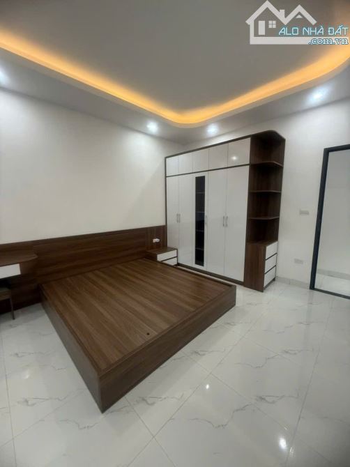 NHÀ MỚI 4 TẦNG DT 37M2 ĐÊ TRẦN KHÁT CHÂN HAI BÀ TRƯNG GIÁ 6,5 TỶ TL - 4