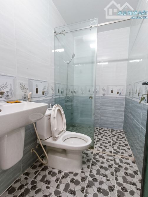 Bán Nhà 1 Trệt 2 Lầu + Sân Thượng Hẻm 34 Nguyễn Trãi - 4