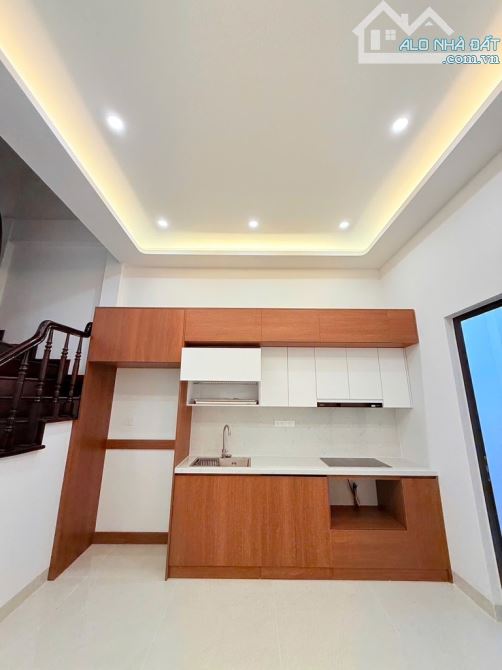 HÀNG XÓM NGOẠI GIAO ĐOÀN, NHÀ ĐẸP DÂN XÂY, 5 TẦNG 35M Ô TÔ ĐỖ CỔNG. NHỈNH 8tỷ - 4