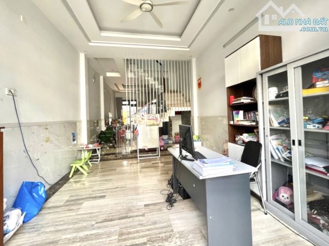Bán nhà Tam Bình- Thủ Đức, Gò Dưa,DT: 79.3m2x3 tầng. Chỉ 7 tỷ 750 - 4