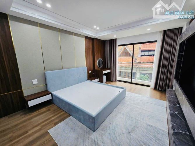 NHÀ ĐẸP 5 TẦNG FULL NỘI THẤT, Ô TÔ ĐỖ GẦN PHỐ NGỌC LÂM GIẢ RẺ - 4