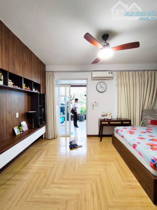 BÁN NHÀ 4 TẦNG 96M² – 6PN – HẺM Ô TÔ – GẦN BV LÊ VĂN THỊNH – GIÁ 10.5 TỶ - 4