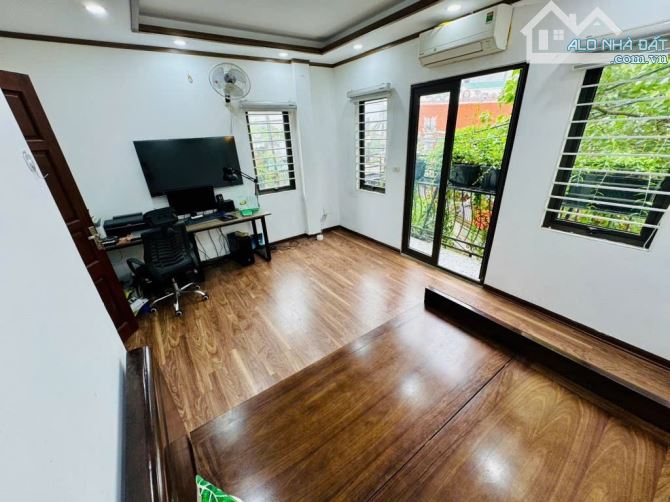 SIÊU PHẨM NGUYỄN CHÍNH , 45M2 , Ô TÔ NGỦ TRONG NHÀ , LÔ GÓC 2 THOÁNG , 11,9 TỶ - 4