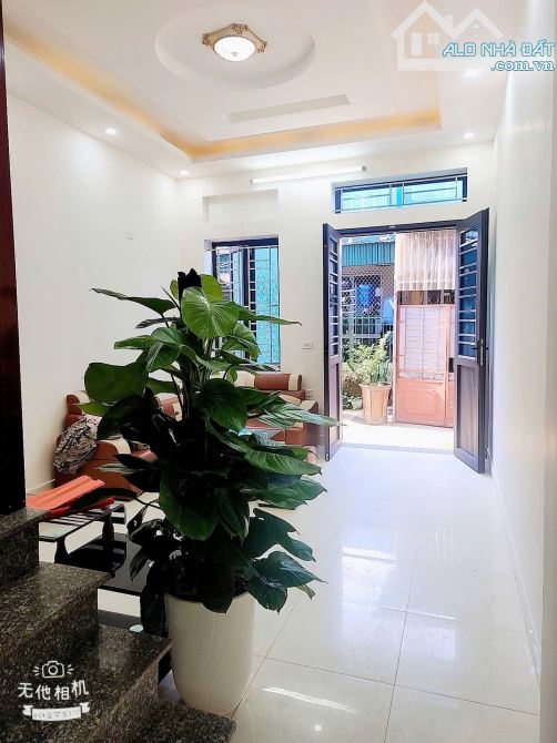 Bán nhà 2 tầng ngõ Vũ Hựu gần hồ sượt - 4