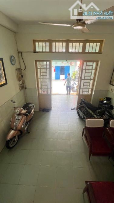 Bán nhà chính chủ 1 đời - 4 tầng 4x15 - hxh 8m trải nhựa - ngay Emart - nhỉnh 7 tỷ - 4