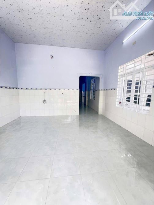 BÁN NHÀ CẤP 4 p ĐỊNH HOÀ: 140m2 có 3 p ngủ - 4