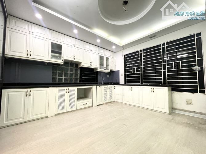 Hàng h.i.ế.m Đào Tấn - 6 tầng lô góc - Nhà đẹp - Vị trí đỉnh - 30m -Nhỉnh 7 tỷ - 4