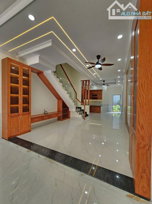 Bán nhà 1 trệt 2 lầu, gần Vincom ngã tư 550, p.Tân Đông Hiệp, Tp.Dĩ An chỉ 5ty500 TL M6066 - 4