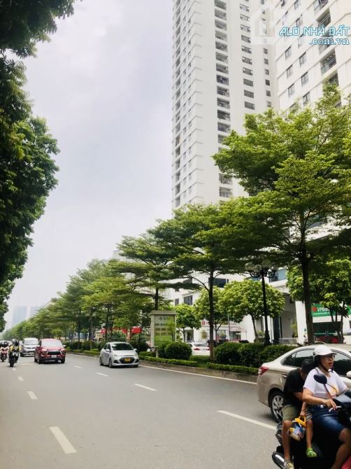 BÁN NHÀ TRUNG KÍNH  7 TẦNG THANG MÁY  VIEW TRIỆU ĐÔ - 5