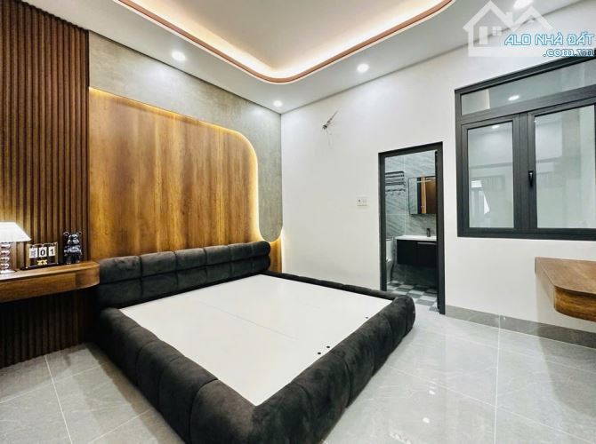SIÊU PHẨM SÁT TÊN LỬA- NHÀ 5 TẦNG FULL NỘI THẤT - PHÂN LÔ VIP - GIÁ CHỈ 6.xx TỶ - 5