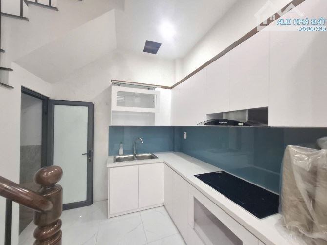 Nhà 5 tầng mới koong Giang Biên, full nội thất, ô tô cách 10m, 30m, MT 3.7m, nhỉnh 5 tỷ - 5
