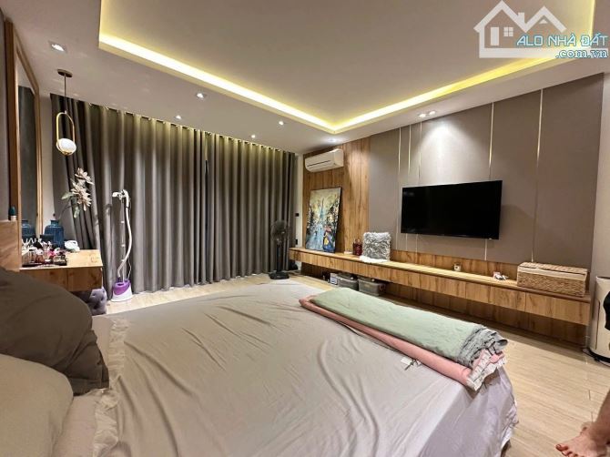 Bán Nhà Lê Lợi Ô Tô Vào Nhà Ngõ Rộng Đẹp - 5