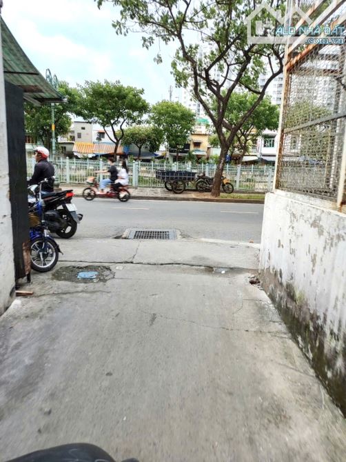Bán nhà cấp 4 quận 6 - Nở hậu 6,5m diện tích lớn 63m2 - Hẻm ba gác 4,3 tỷ - 5
