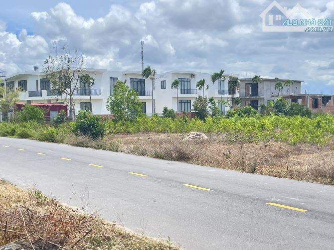💥💥BÁN NHÀ VƯỜN TÂM HUYẾT GẦN BIỂN NO CÔNG VIỆC TẠI TT PHƯỚC HẢI - LONG ĐẤT.  Dt: 1310m2 - 5