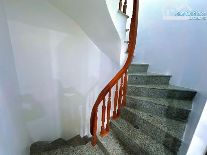 Hiếm! Bán Nhà Lạc Long Quân, Tây Hồ - Gần Phố-Gần Hồ,Lotte Mall-35M2-5Tầng -Mt6m - 7Tỷ Hơn - 6