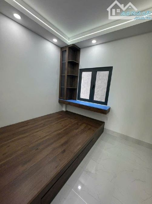 BÁN NHÀ QUẬN 9,NHÀ 3TẦNG DT53M NGAY ĐƯỜNG NGUYỄN DUY TRINH,CHỈ NHỈNH 5TỶ TL,HẺM XE HƠI 8M - 6