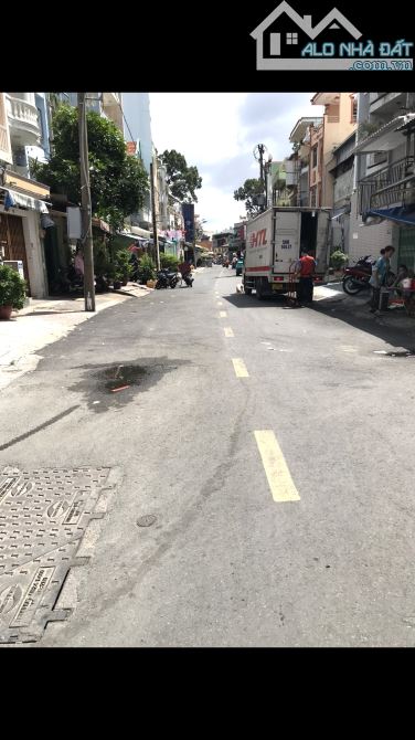 Bán nhà hai mặt phố quận 11 - Nở hậu cực đẹp - 5 tầng tiện ở và kinh doanh 9,3 tỷ - 6