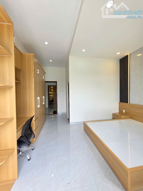 Bán nhà Full nội thất gần ngã tư Bình Chuẩn 300m, Tp.Thuận An chỉ 4,2 tỷ TL M6928 - 6