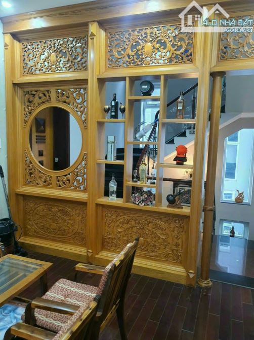 Bán biệt thự toàn gỗ quý KDC 6B- 250M-2- 3 lầu có hầm - 6PN- 8WC đường phạm hùng nói dày - 7