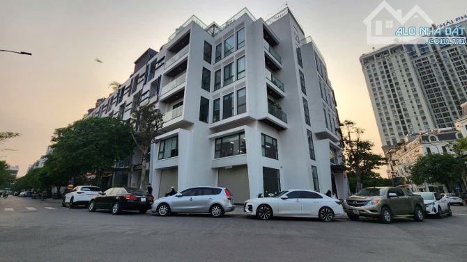 Bán nhà liền kề KĐT Galaxy TSQ Vạn Phúc! Shophouse, thang máy, ~95m2 x 6 tầng 28..tỷ - 7