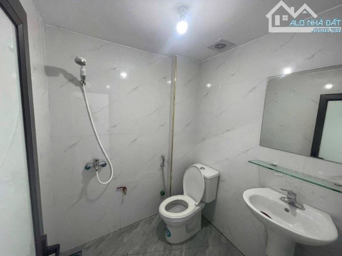 SIÊU HIẾM CHDV VIỆT HƯNG – 5 TẦNG – 6 PHÒNG KHÉP KÍN – 6.8 TỶ - 7