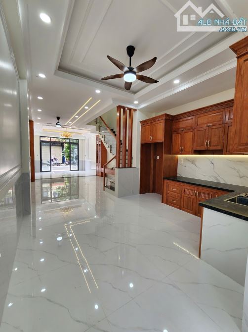Bán nhà 1 trệt 2 lầu, gần Vincom ngã tư 550, p.Tân Đông Hiệp, Tp.Dĩ An chỉ 5ty500 TL M6066 - 7