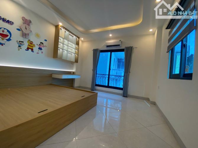 NGÔ QUYỀN HÀ ĐÔNG 1 NHÀ RA PHỐ SIÊU ĐẸP OTO ĐÔC CỬA 5 TẦNG 30M MT4,3M 8,3 TỶ - 9