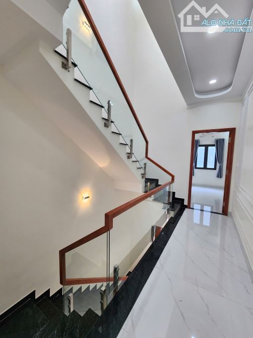Bán nhà 1 trệt 2 lầu, gần Vincom ngã tư 550, p.Tân Đông Hiệp, Tp.Dĩ An chỉ 5ty500 TL M6066 - 9