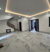 Bán nhà đường Láng, DT 63m2 x 5T, MT 5m, nhà mới, đẹp mê li, vị trí trung tâm, giá 11 tỷ 9