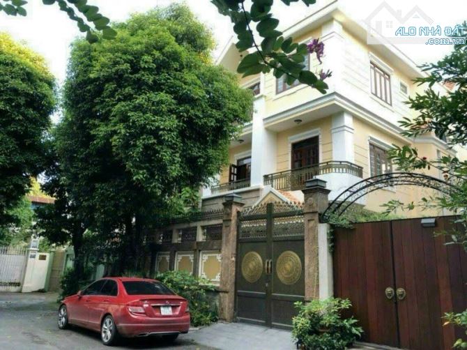 Biệt Thự 2MT Phan Xích Long - DT: 10x18m - Hầm 4Tầng - Gía: 45 Tỷ