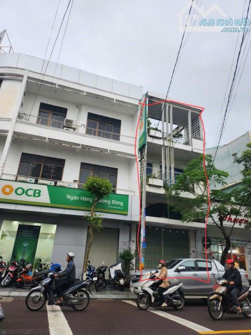 Bán Nhà 3 Tầng. Đường Trần Hưng Đạo P. Lê Hồng Phong. 94m2 Giá 12 tỷ 500. Tp. Quy Nhơn.