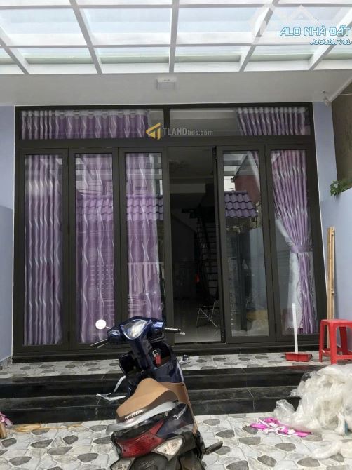 Nhà 3 tầng mặt tiền đường lớn Lê Hồng Phong, P4 Đà Lạt,sổ riêng.80m2. 9 tỷ