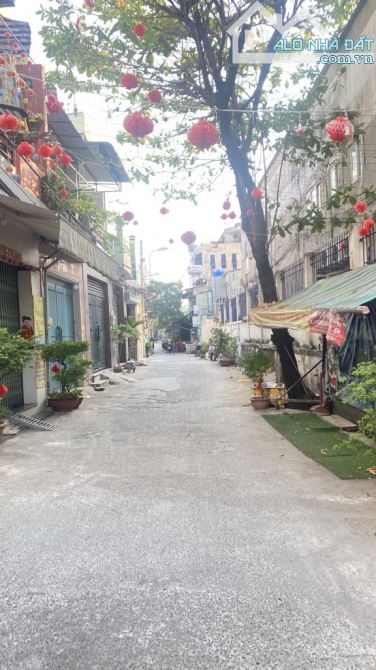 Bán nhà cấp 4 đường Dương Quảng hàm phường 5 quận gò vấp