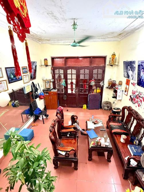 Hàng hiếm tại Nguyễn Viết Xuân,Thanh Xuân 51m2, 5 tầng giá 14 tỷ, ô tô đỗ.