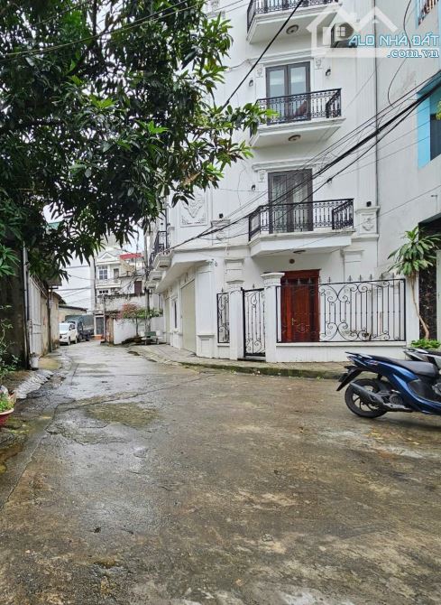 Bán mạnh mảnh đất 65m Việt Hưng Thượng thanh, oto đỗ cửa