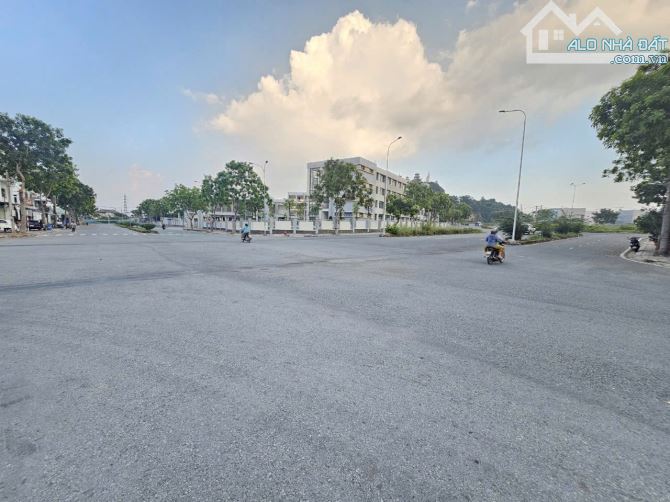 Đất mặt tiền KDC châu Thới phường Bình An Tp Dĩ An