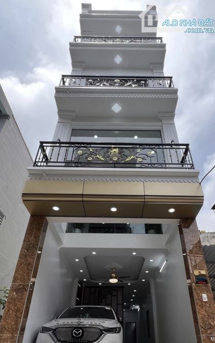 Bán nhà Đông Mỹ, Thanh Trì, 5 tầng thang máy, gara, ô tô thông, giá 8,3 tỷ