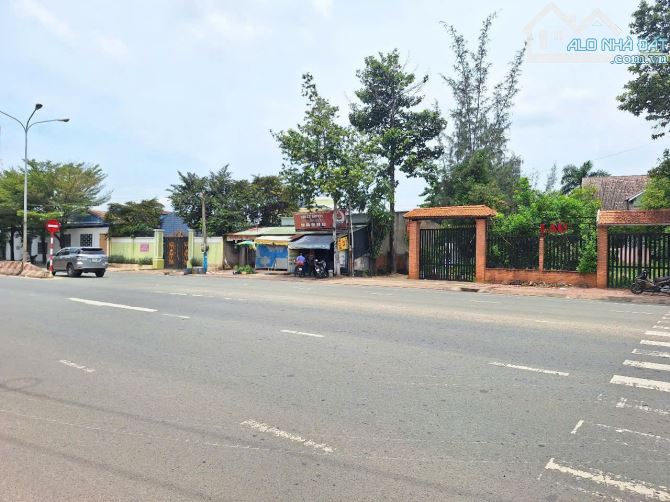 Đất mặt tiền đường Nguyễn Thị Minh Khai phường Thuận Giao TP Thuận An. 11,7 tỷ