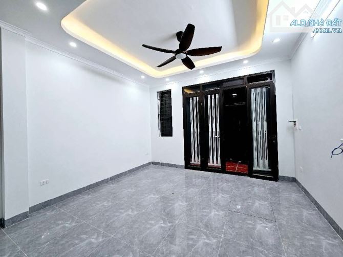 Bán nhà Trung Tựu, Bắc Từ Liêm, 30 m2, 5 tầng, mặt tiền 4m, giá 5.7 tỷ