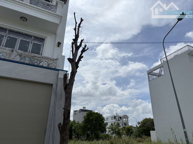 BÁN ĐẤT ĐẸP ĐƯỜNG 8M – GẦN HUỲNH TẤN PHÁT – NHÀ BÈ – 85M² – GIÁ CHỈ 3.78 TỶ
