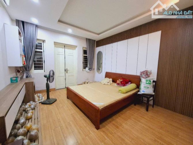 BÁN NHÀ NGÕ 362 ĐƯỜNG GIẢI PHÓNG. GẦN ĐƯỜNG Ô TÔ. 48M2 - 4 TẦNG. MT 4.5M.