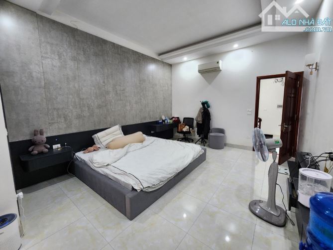 BÁN NHÀ CHỢ ĐƯỜNG THÁI PHÙ DÂN XÂY 3T MẶT KINH DOANH DT 180m2 x MT 6M GIÁ ĐẦU TƯ