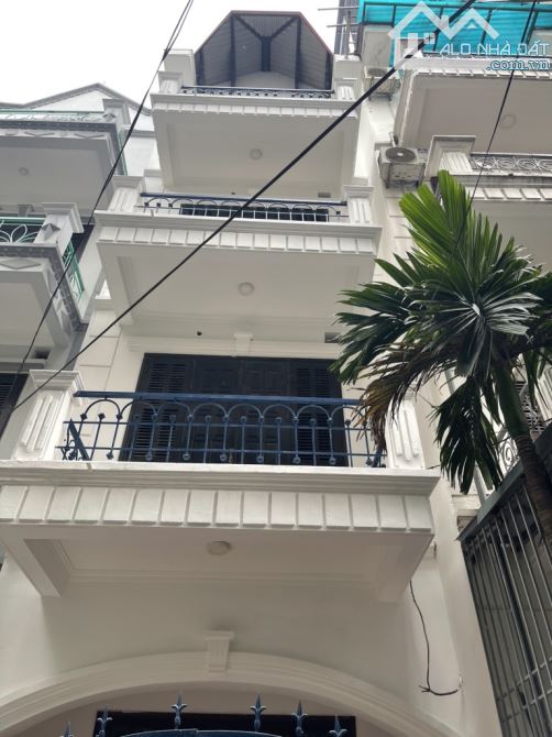NHÀ ĐẸP CẦU NOI CỔ NHUẾ 2 6 TẦNG LÔ GÓC Ô TÔ SÁT NHÀ.Tc 7x tỷ
